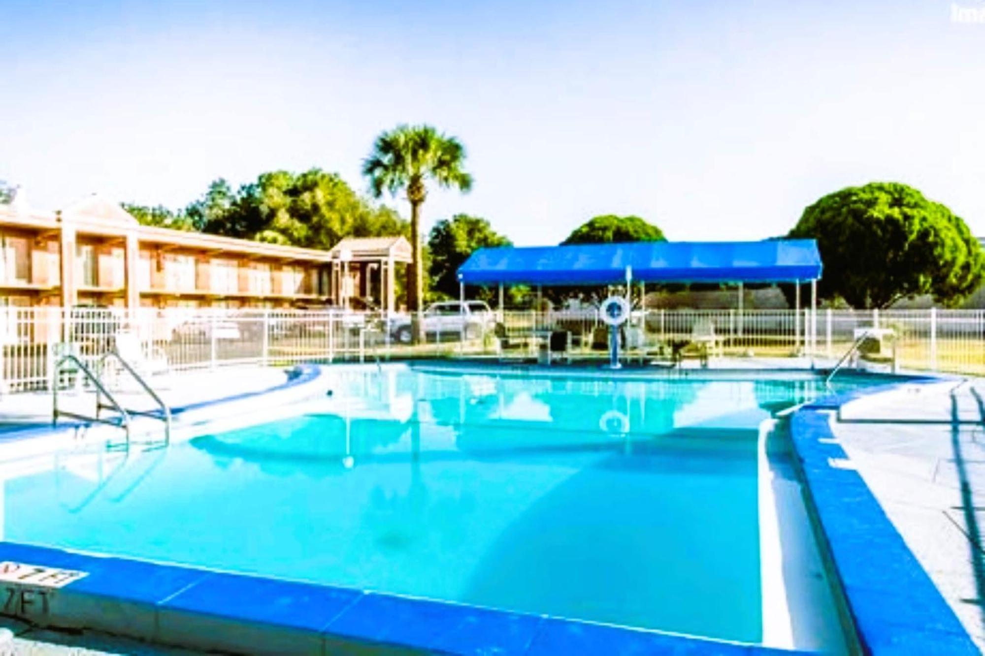 Oyo Hotel Mustang Silver Spring Fl Silver Springs Exterior photo